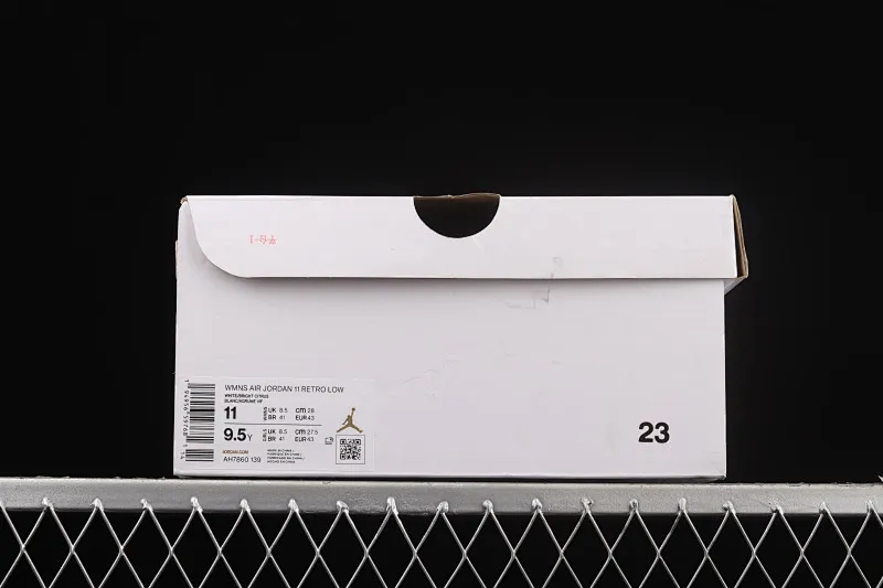 All categories Air Jordan Jordan series basketball shoes Air Jordan 11 Z version Air Jordan 11 Bright Citus AJ11 Joe 11 white orange low-top basketball shoes first layer genuine carbon AH7860-139